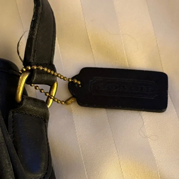 Vintage Coach Black Leather Shoulder Bag crossbody - Picture 4 of 13